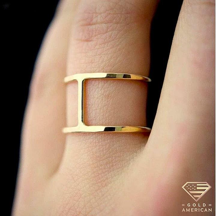 Modern Arabic Gold Ring worn on the hand