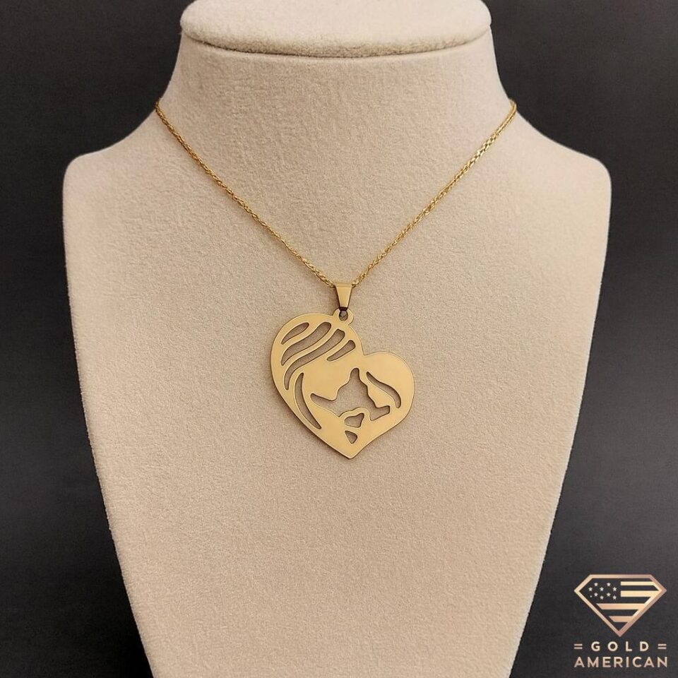 Mother’s Touch Gold Pendant Manekin