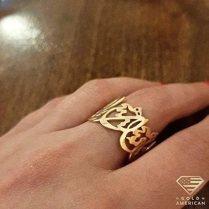Calligraphic gold Ring