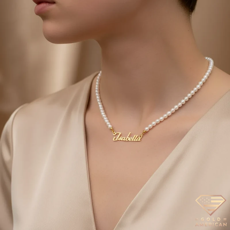 Expressive Gold Name Pendant Isabella