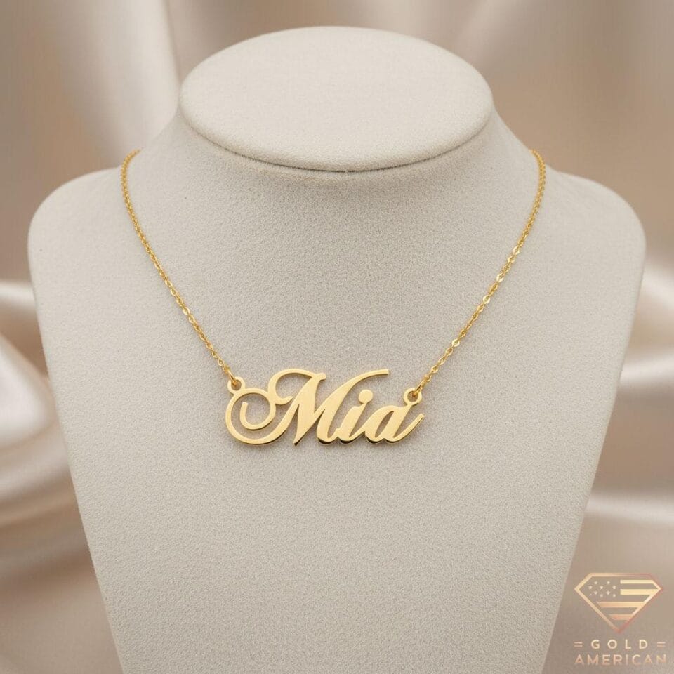 Poetic Gold Name Pendant Mia
