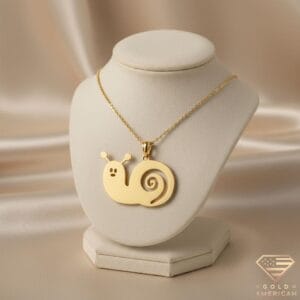 Sparkle Shell Snail Gold Necklace Close Up Sparkle Shell Snail Gold Necklace Close Up