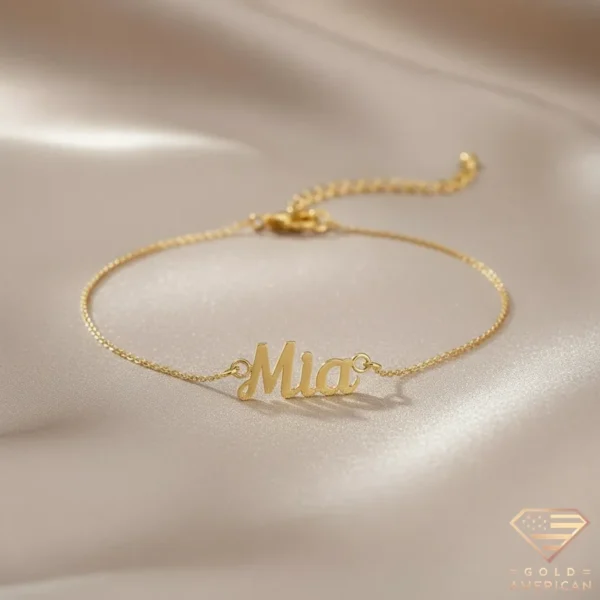 Artistic Gold Name Bracelet Mia