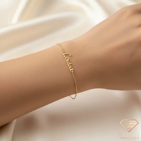 Charming Gold Name Bracelet Louisa