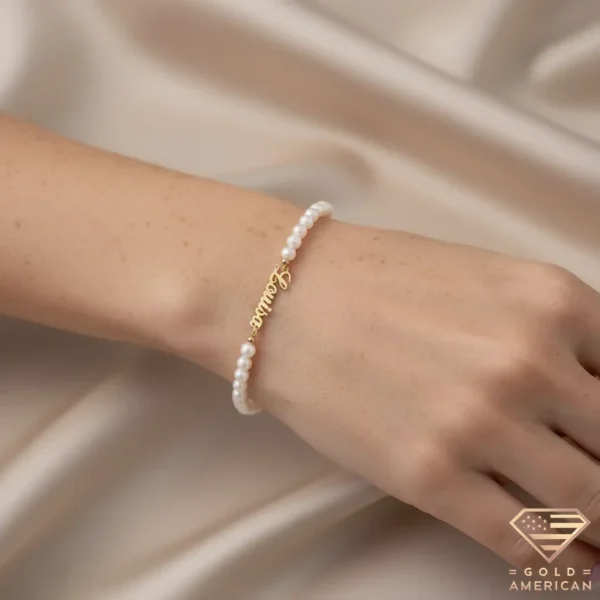 Graceful Gold Name Bracelet Louisa
