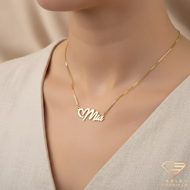 Romantic Gold Name Pendant Mia