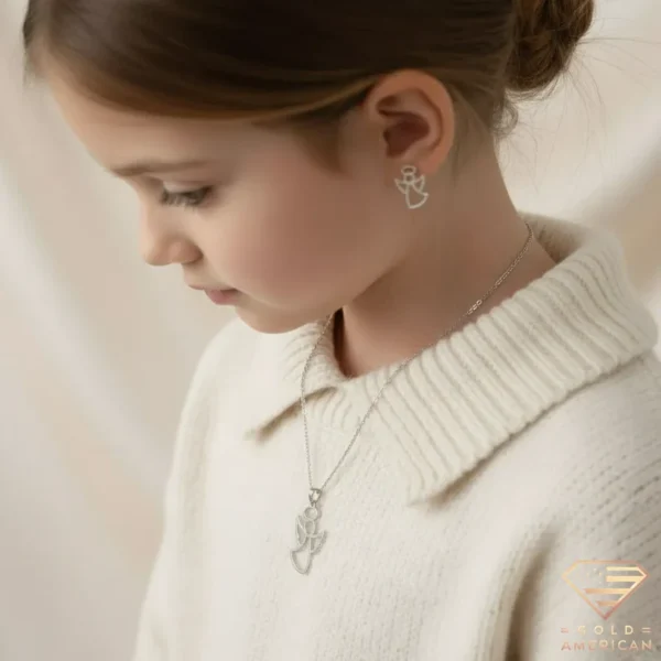 Angel Gold Set Model Close up