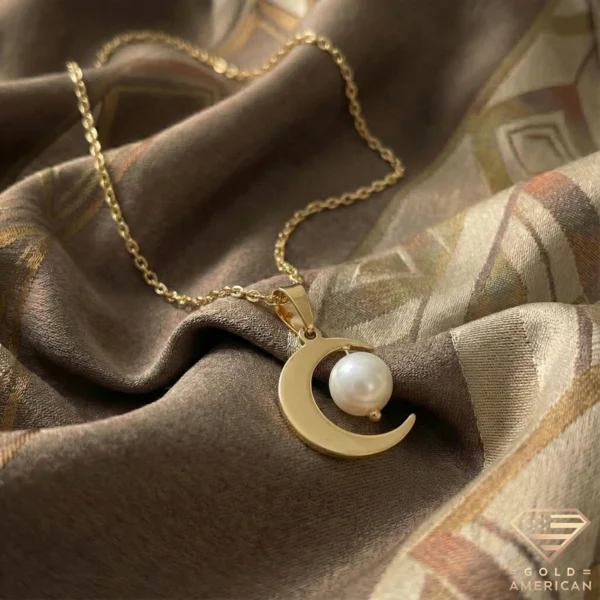 Qamar Gold Necklace