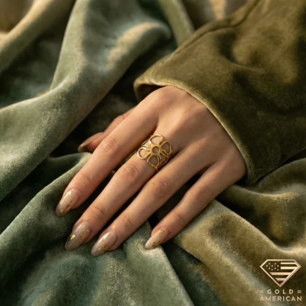 Sunpetal Flower Gold Ring on Hand