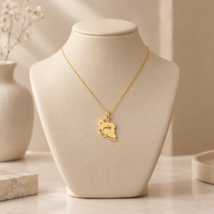 Elegant Gold Iran Pendant Display 1